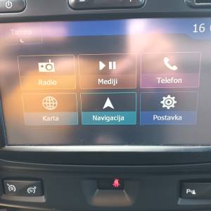 Dacia Duster 1.5 Dci , Navigacija,klima,parking senzori i kamera
