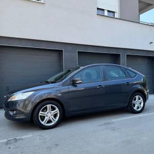 FORD FOCUS 1.6TDCI //137tkm//prvi vlasnik//dvozonska klima//odličan//