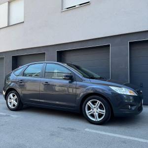 FORD FOCUS 1.6TDCI //137tkm//prvi vlasnik//dvozonska klima//odličan//