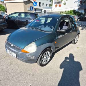 Ford Ka 1.3 i 44 kW bez hrđe 80000 km mala potrošnja