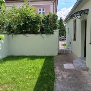 IZNAJMLJUJE SE KUĆA U OSIJEKU
