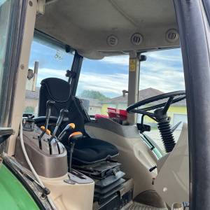 John Deere 5820