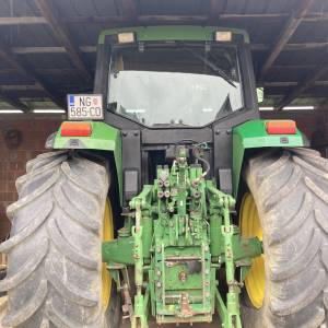 John Deere 6900