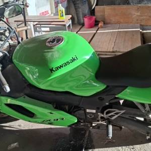 Kawasaki zx-9r