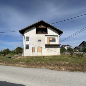 Kuća (prizemlje+kat+potkrovlje), 238 m2