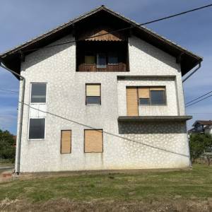 Kuća (prizemlje+kat+potkrovlje), 238 m2