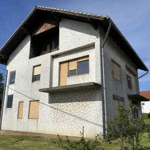 Kuća (prizemlje+kat+potkrovlje), 238 m2