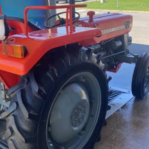 Massey Ferguson 133