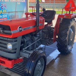 Massey Ferguson 133