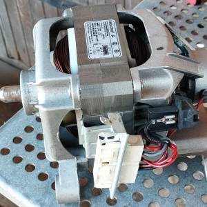 Motor perilice Candy