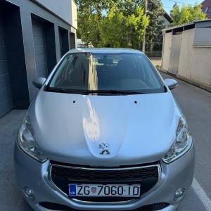 PEUGEOT 208 //181tkm//prvi vlasnik//HR auto//klima//odličan//