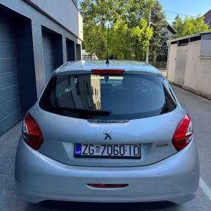 PEUGEOT 208 //181tkm//prvi vlasnik//HR auto//klima//odličan//