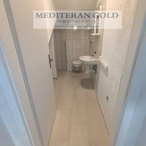 Poslovni prostor: Kaštel Novi, višenamjenski, veliki parking