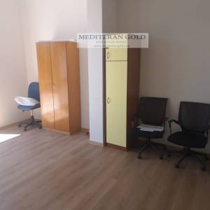Poslovni prostor: Kaštel Novi, višenamjenski, veliki parking