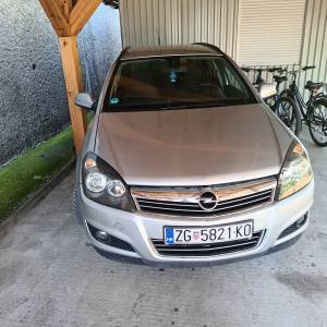 Prodajem navedeni auto
