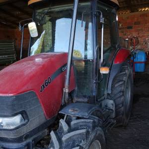 Prodajem traktor Case JX60
