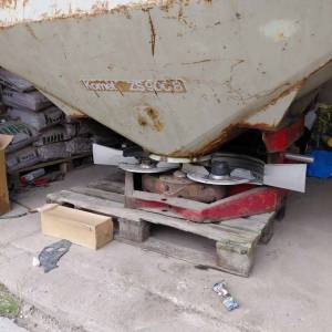 Rasipač umjetnog gnojiva Komet ZS 950B 1300L