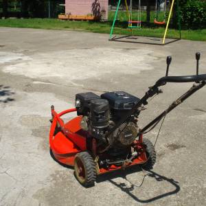 Samohodna kosilics SRK 70