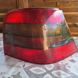VW Golf 4 original HELLA zadnje desno svjetlo / štop lampa