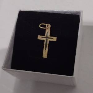 Zlatni privjesak križić 14 kt