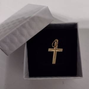Zlatni privjesak križić 14 kt