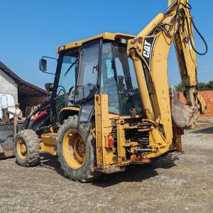 2004 CAT 428 d