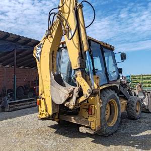 2004 CAT 428 d