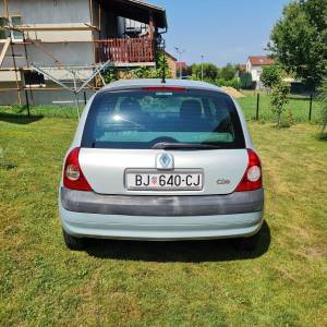 Clio 2002
