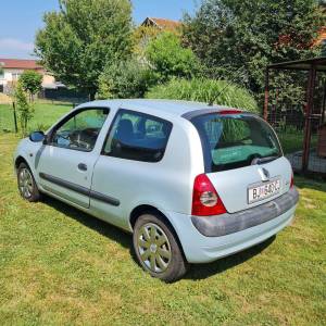 Clio 2002