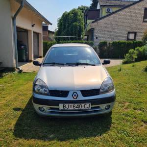 Clio 2002