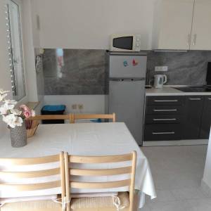 DUGOROČNI NAJAM - modera potpuno opremljen 2-soban stan Novalja (Gaj)