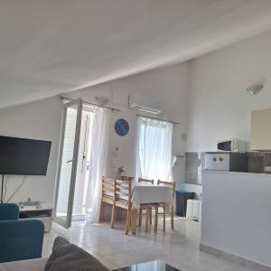 DUGOROČNI NAJAM - modera potpuno opremljen 2-soban stan Novalja (Gaj)