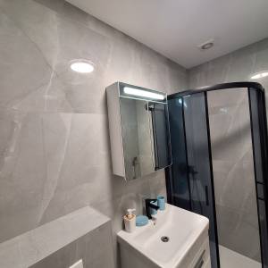 DUGOROČNI NAJAM - modera potpuno opremljen 2-soban stan Novalja (Gaj)