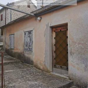 Kamena Kuća: Okrug Donji, za uređenje