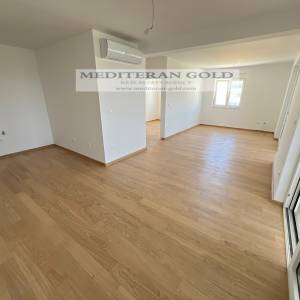 Kaštel Štafilić, novogradnja, trosoban stan blizu mora, pogled
