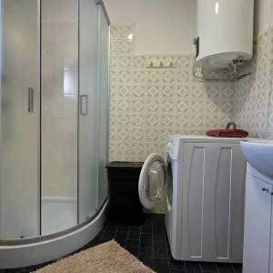 Kuća od cca 110m2 na dva kata za smještaj do 6 radnika u okolici grada