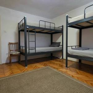 Kuća od cca 110m2 na dva kata za smještaj do 6 radnika u okolici grada