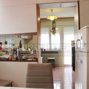 Kuća Zagreb, G. Vrapče, 298 m², 2 etaže kao 2 stana, 3 et. nedovršena