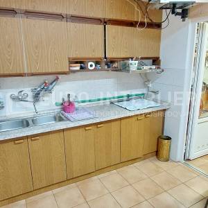 Obiteljska kuća u naselju Bizek površine 381 m², bez provizije!