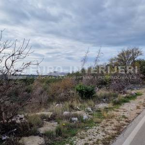Primošten - zemljište 613 m² s građevinskom dozvolom