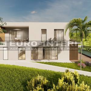 Primošten - zemljište 613 m² s građevinskom dozvolom