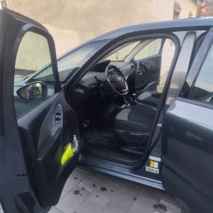 Prodaje se Citroen c4 picasso 1,6 hdi 2014 godište