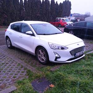Prodajem FORD FOCUS 1,0 eco boost