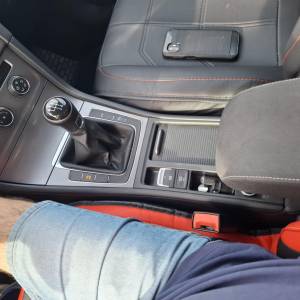 PRODAJEM VW GOLF 7 KARAVAN 2016