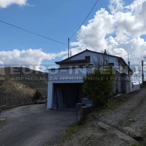Prodajemo kuću u Istri - okolica Buzeta s dvorištem i voćnjakom