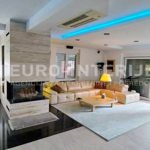 Stan Stenjevec, atraktivan dizajnerski Penthouse pov. 135 m² + terasa