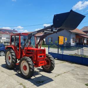 Traktor Renault 551-4 sa utovarivačem