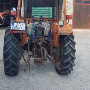 Traktor ŠTORE 404