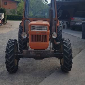 Traktor ŠTORE 404