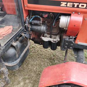 Traktor  Zetor